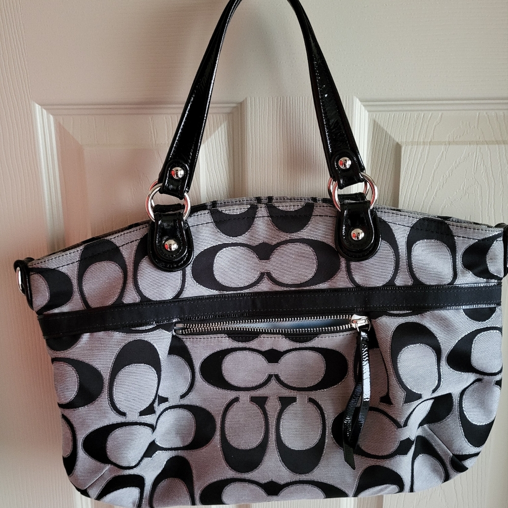 Coach vtg women's tote, Black and Grey